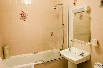 Leven House Guest house 3*